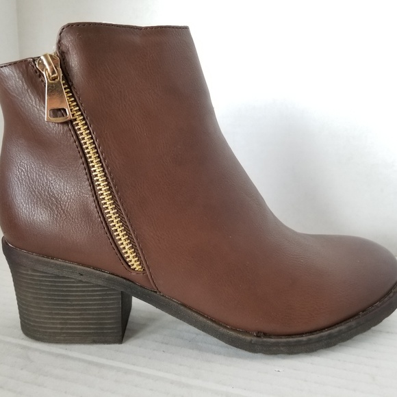 Brown Vegan Ankle Booties Boots W/ Gold Zipp - Picture 2 of 8